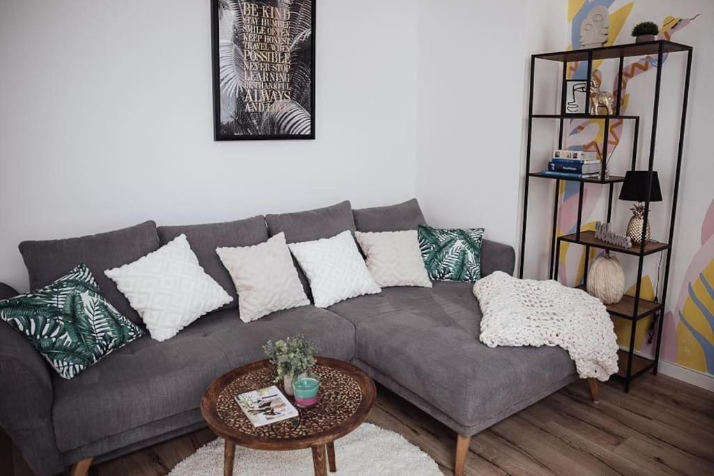 Cozy Dreams: Deluxe 2-Zimmer-Apartment -Kueche Nuremberg Bagian luar foto