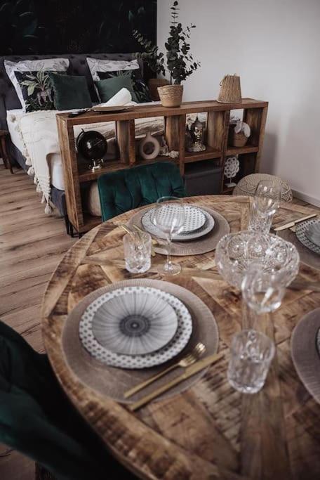 Cozy Dreams: Deluxe 2-Zimmer-Apartment -Kueche Nuremberg Bagian luar foto