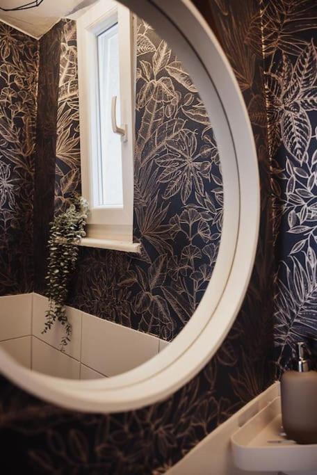 Cozy Dreams: Deluxe 2-Zimmer-Apartment -Kueche Nuremberg Bagian luar foto
