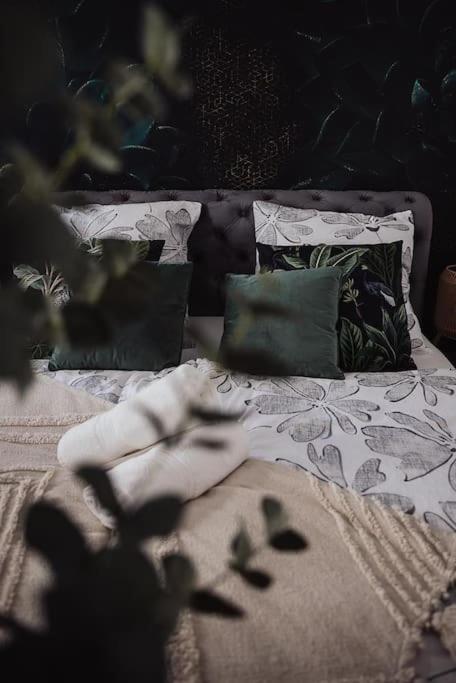 Cozy Dreams: Deluxe 2-Zimmer-Apartment -Kueche Nuremberg Bagian luar foto